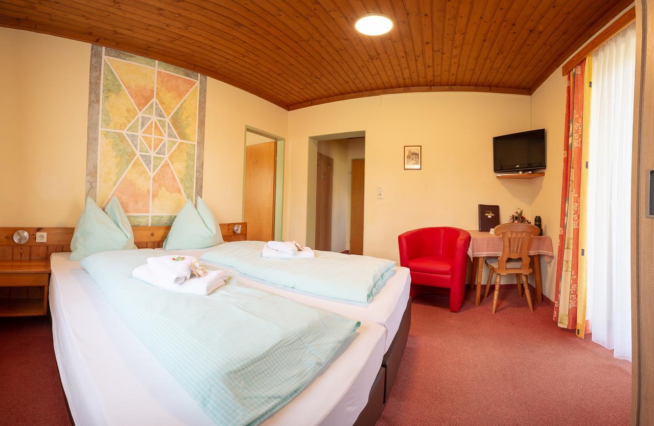 Hotel Landhof Simeter Gmbh Spittal an der Drau Extérieur photo